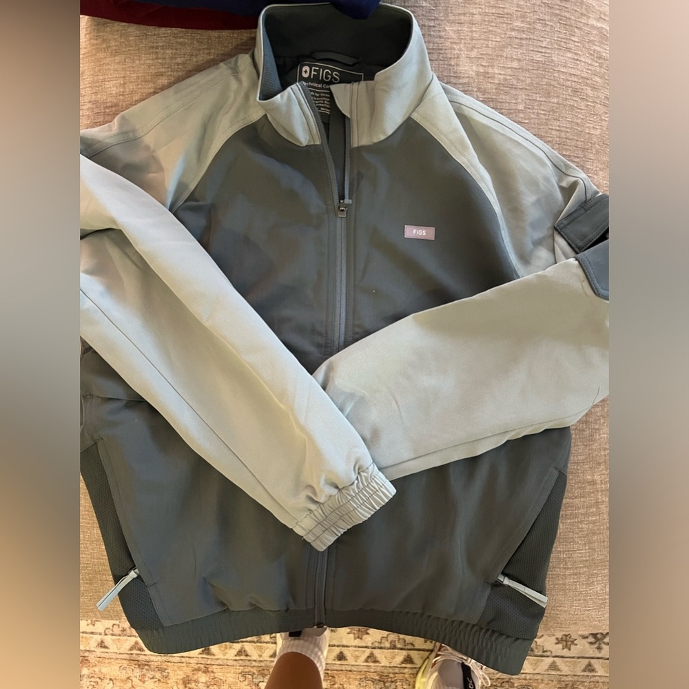 Figs jacket size medium